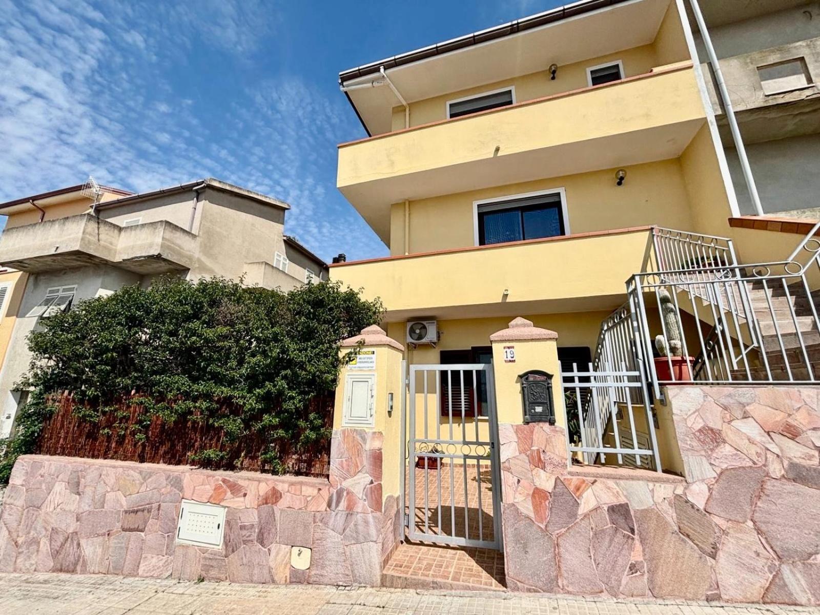 Bouganville Olmedo Bagian luar foto